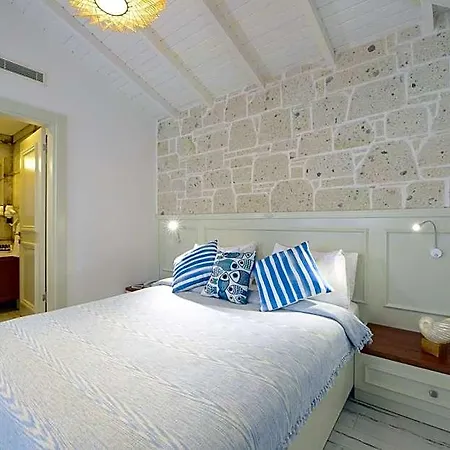 Hotel Rhodium