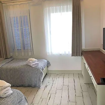 Rhodium Hotel *