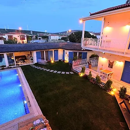Rhodium Hotel *
