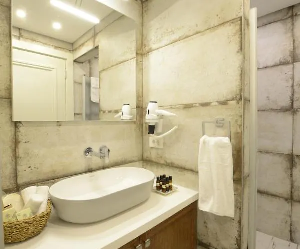 Hotel Rhodium