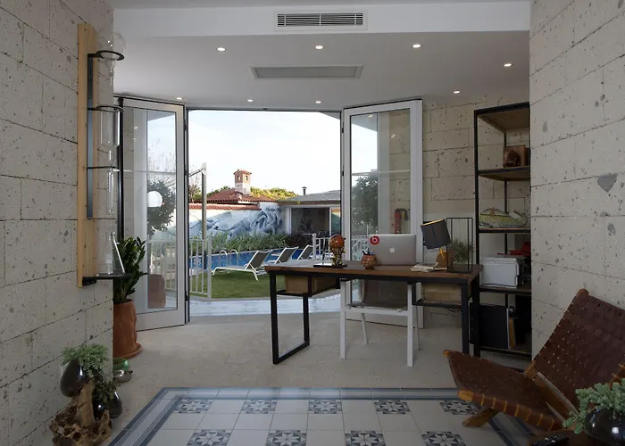 Отель Rhodium *